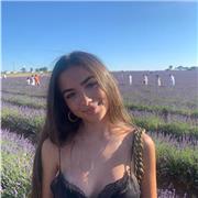 Me gustaría hacerlo sobre asignaturas como matemáticas, física y química, biología o inglés. Estoy abierta a todo